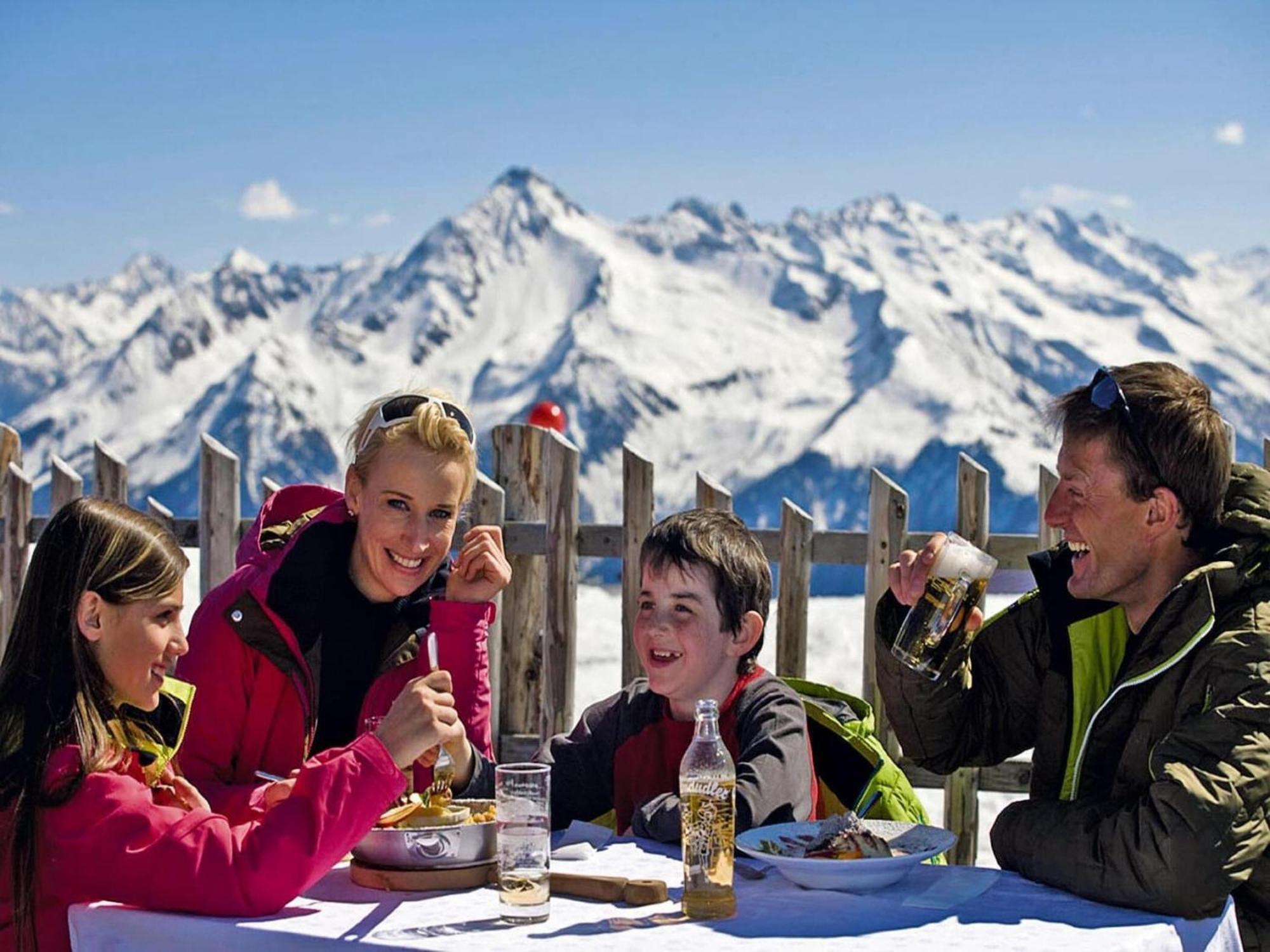 Chalets Almdorf Zillertal F Gen Fügen Εξωτερικό φωτογραφία